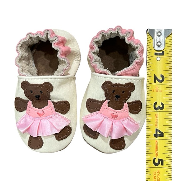 🧸 Robeez Soft Soles Baby Shoes | Size 0-6 Months | Girls | Ballerina Bear Cream - Picture 9 of 10
